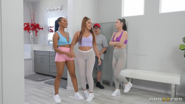 Brazzers - Jasmine Wilde Lets Her Jaw-Dropping Personal Trainers Jenna Foxx & Vanna Bardot Bang Her Porn Photo with Jasmine Webb, Vanna Bardot, Jenna Foxx naked